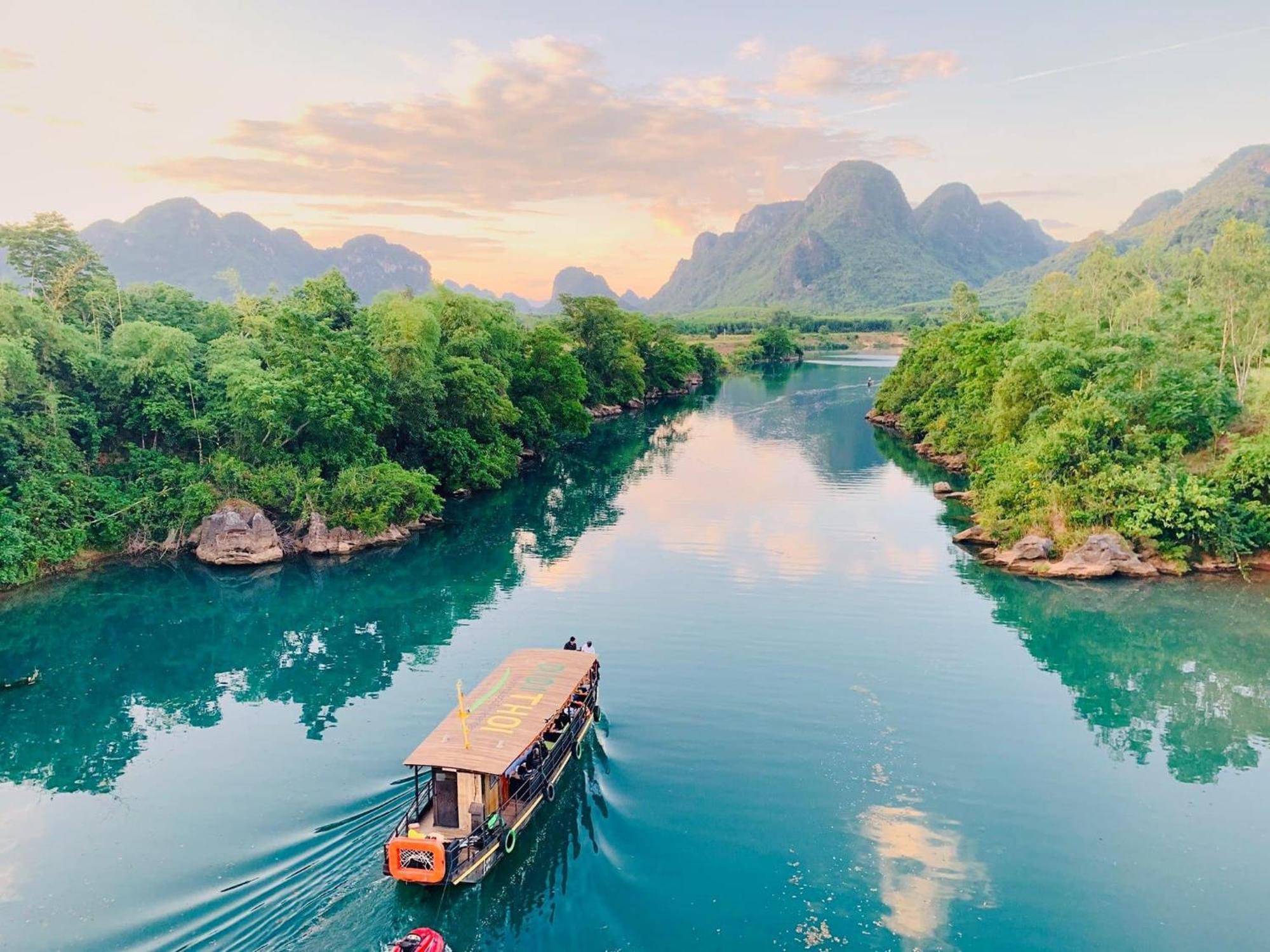 Palafita Bungalow Phong Nha Eksteriør billede